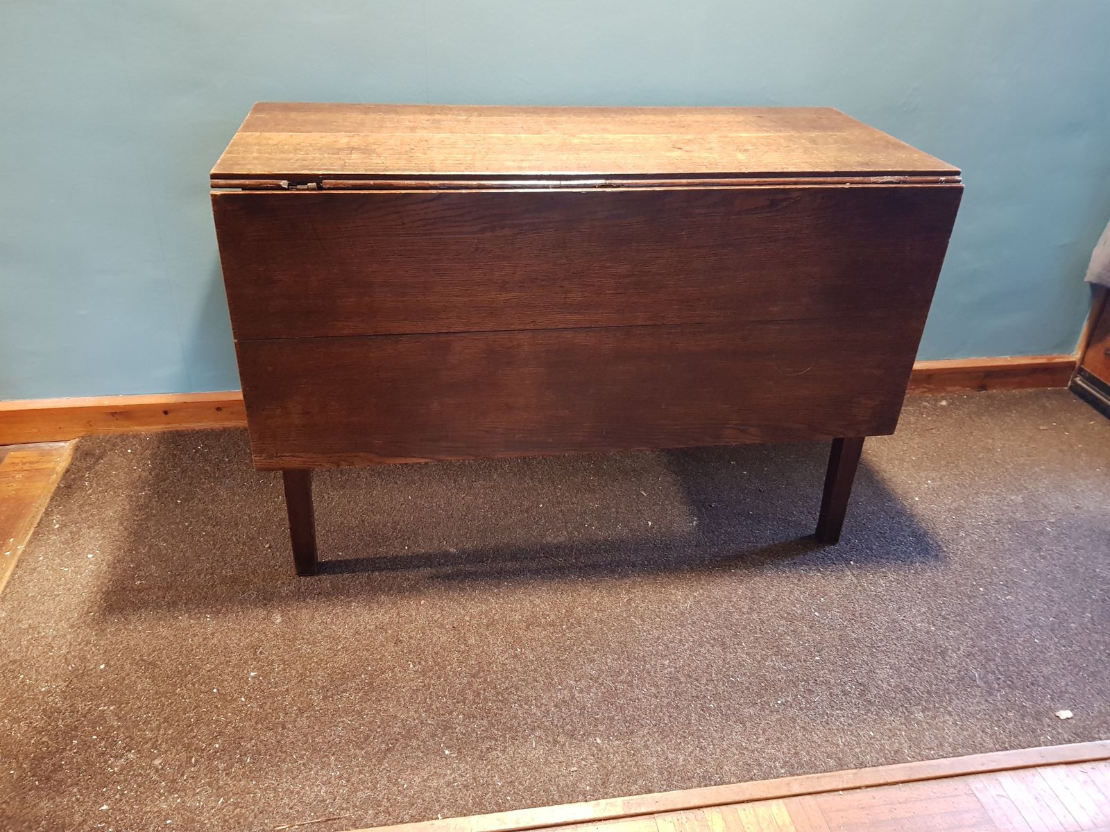 Early Georgian Oak "Country"  Table. photo furniture
