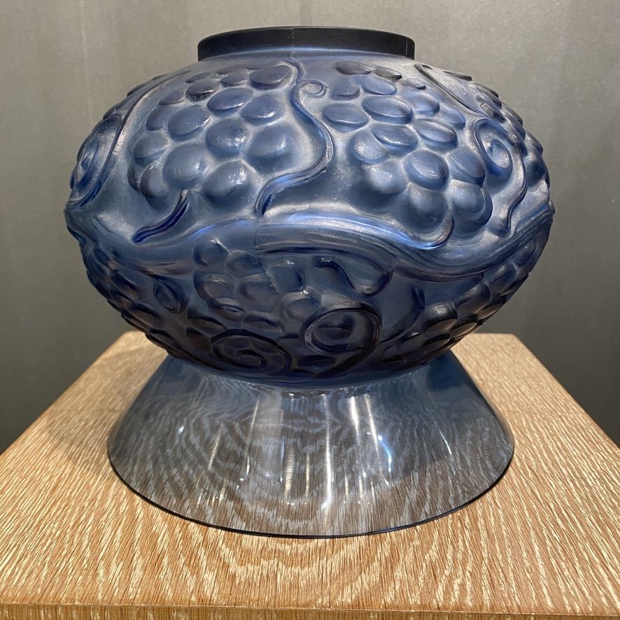 A Rene Lalique Fontainebleau Blue Glass Vase photo 8000.0