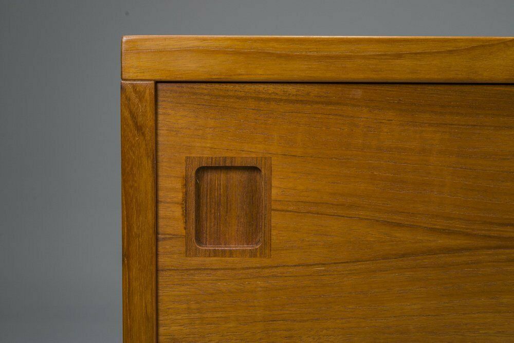 Vintage Model No. 20 Sideboard By Niels O. Møller For Jl Møllers, 1960s photo vinterior