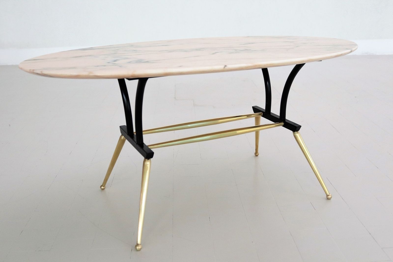photo vinterior Italian Midcentury Coffee Table With Pink And Grey Marble And Brass Feet, 1950s