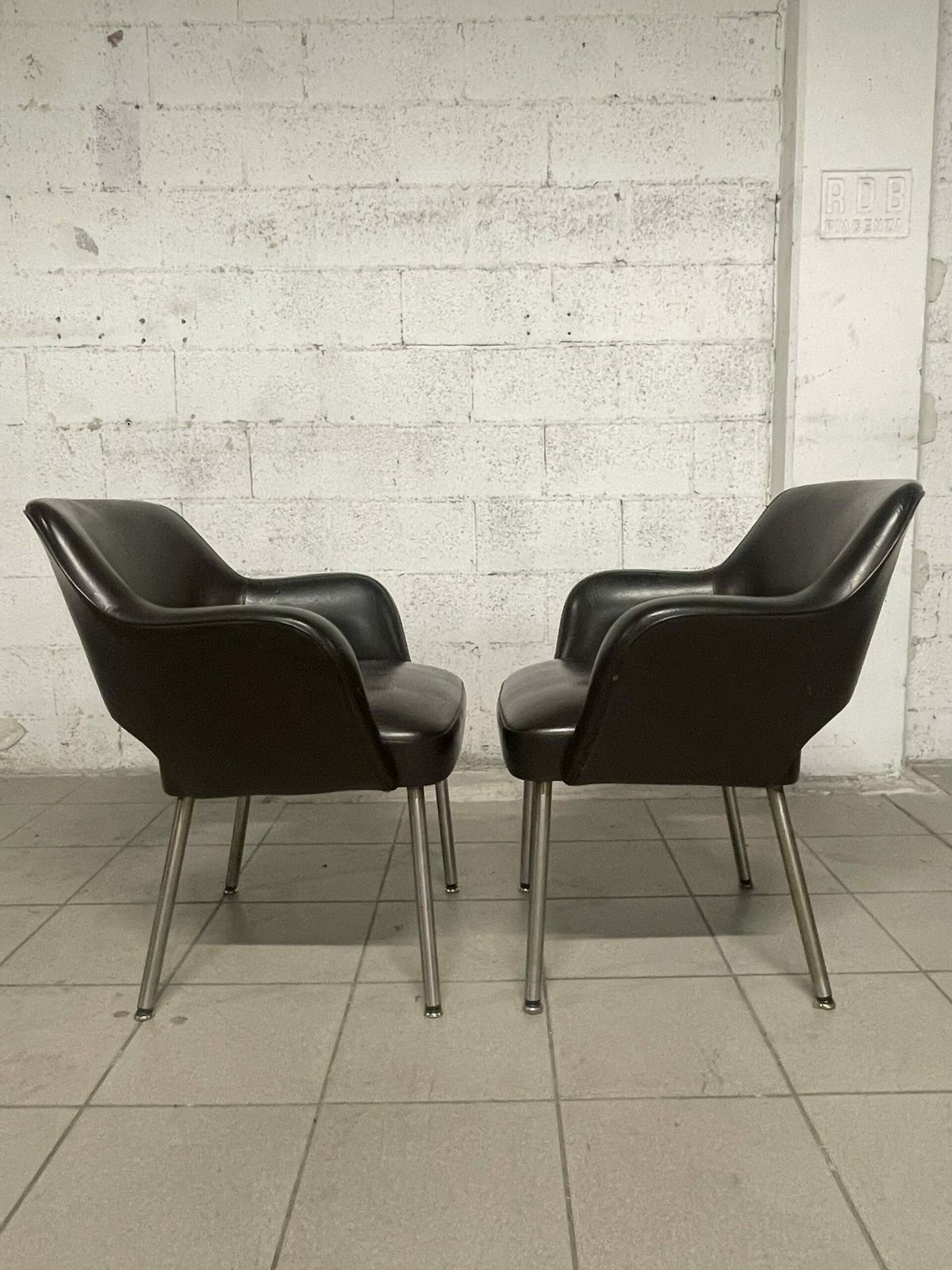 Pair Of 70's Armchairs By Mobiltecnica (Turin) photo Furniture