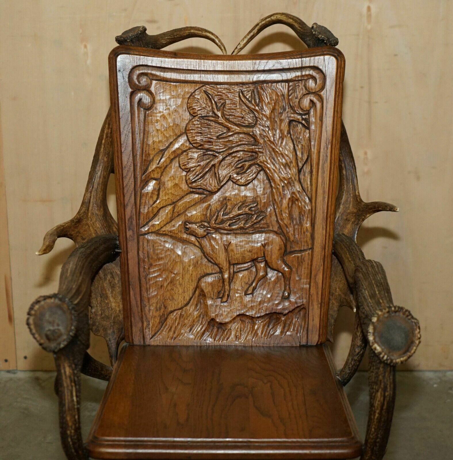 photo vinterior Pair Of Antique German Black Forest Carved Antler Armchairs Part Of A Suite