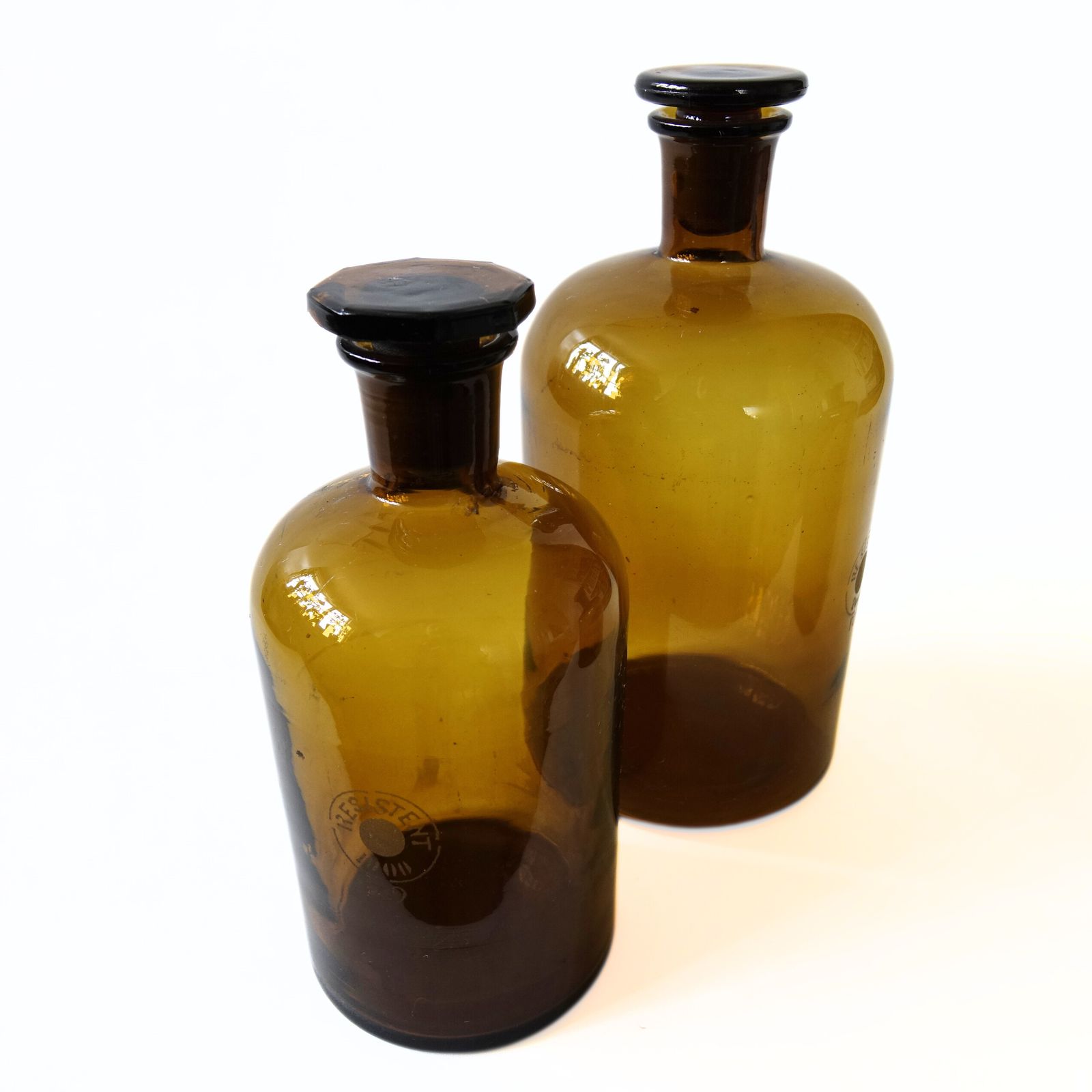 Vintage Brown/Yellow Glass Medicine Bottle With Lid, "Resitent 2000 Ml F69" photo Home Decor