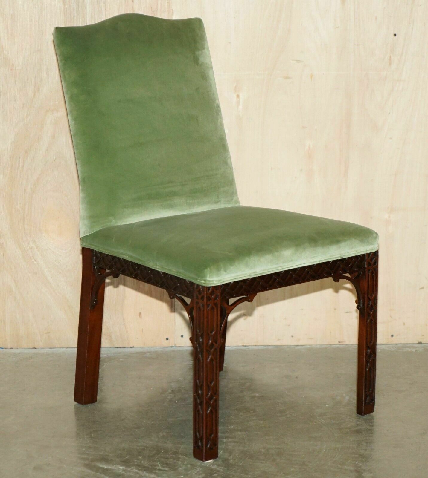 Sublime Pair Of Antique Victorian Thomas Chippendale Ornately Carved Side Chairs photo for sale