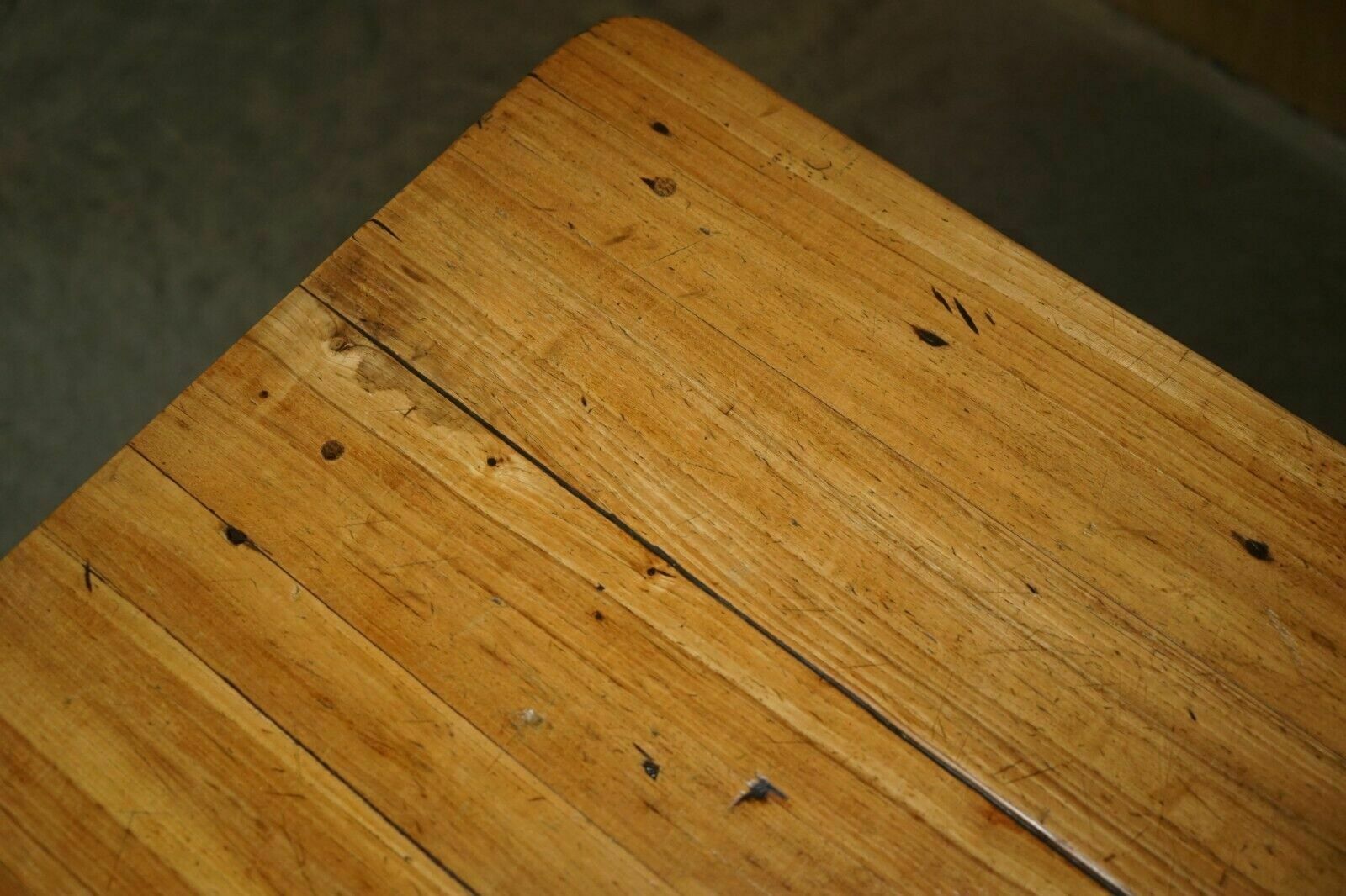 photo vinterior Lovely Antique French Farmhouse Fruitwood & Oak Two Tone Refectory Dining Table