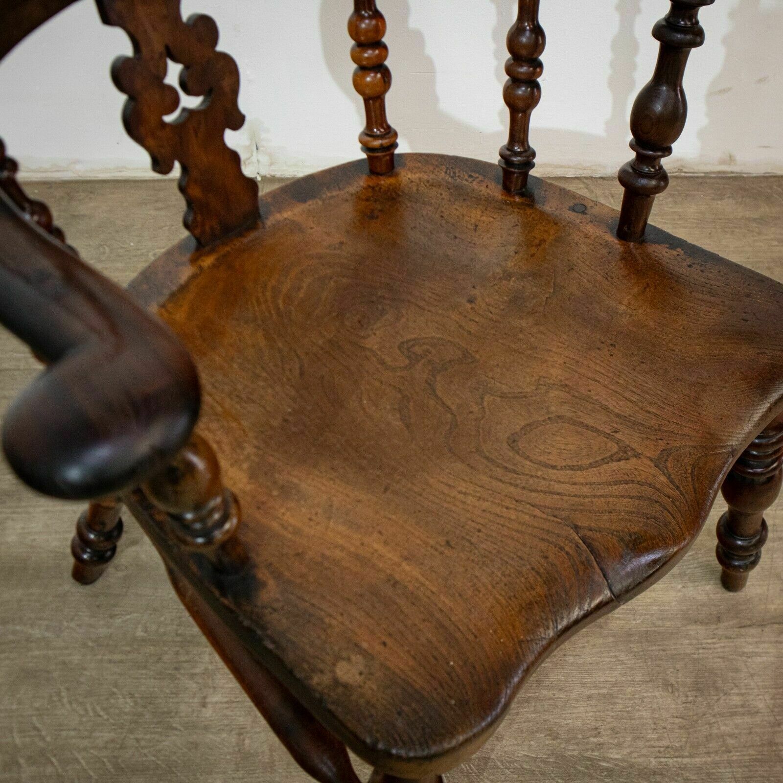 19th Century Yew High Back Windsor Chair photo vinterior