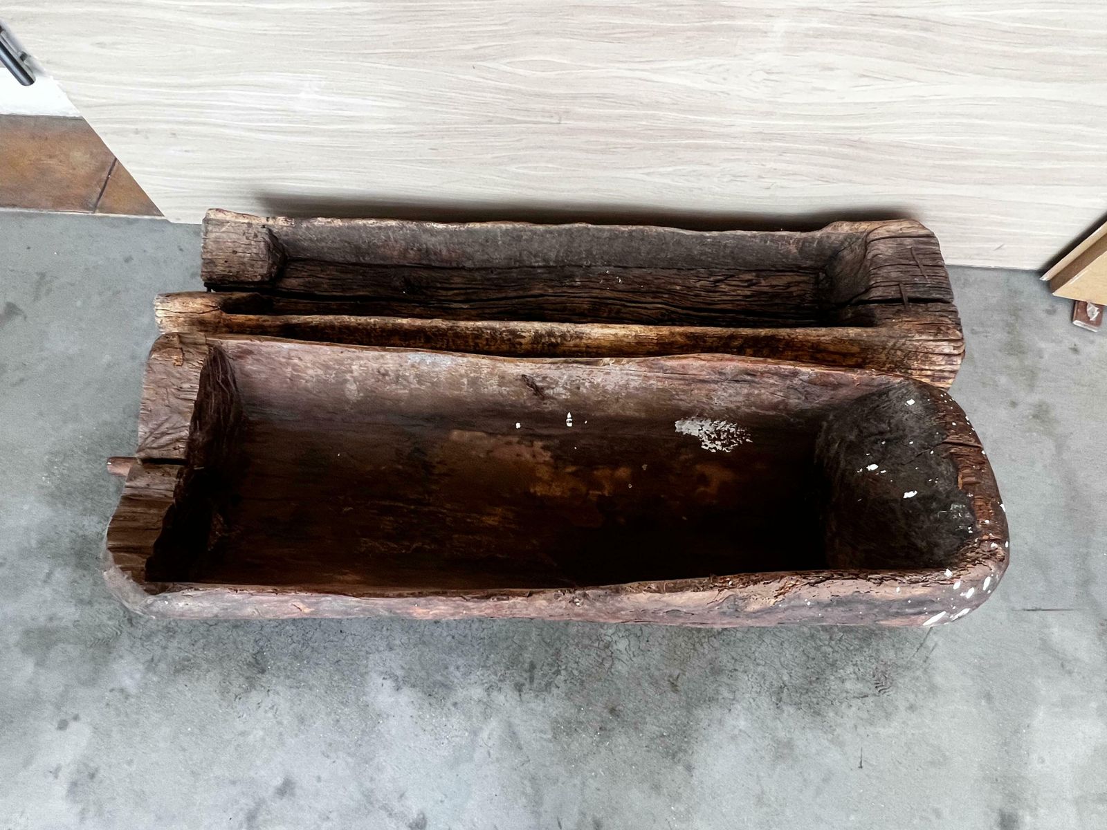 photo furniture Spanish Antique & Brutalist Hollowed Out Tree Trunk Wooden Planter, 1700
