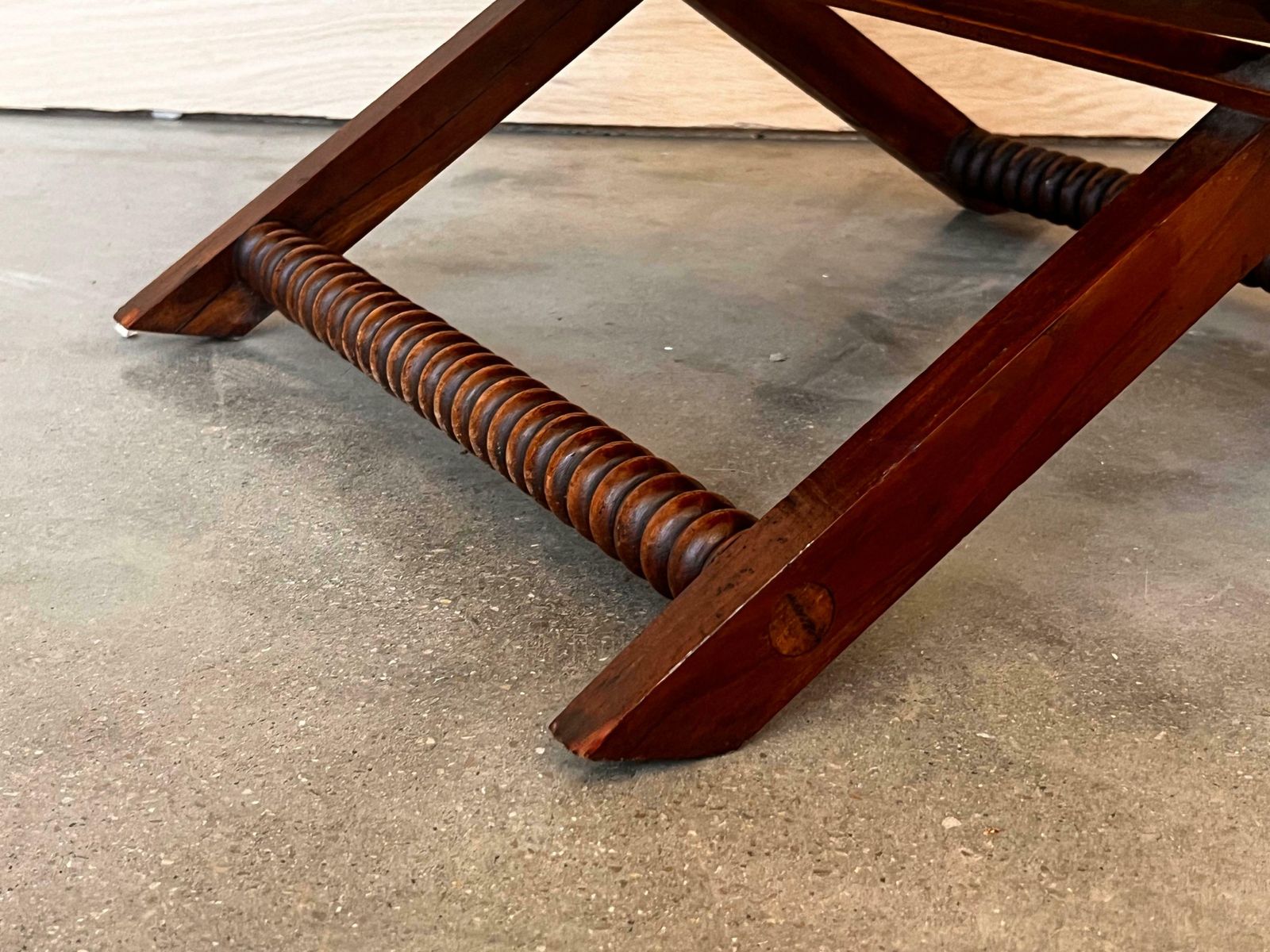 Paire de fauteuils bas en bois de style Old Hickory photo vinterior