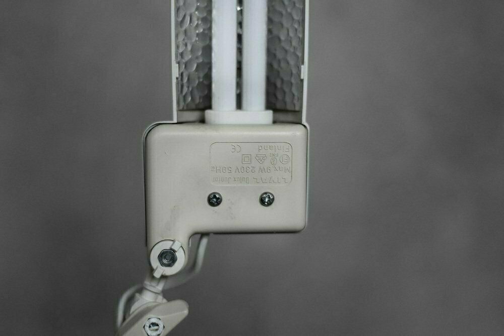 photo vintage Mid Century Modern Dulux Junior Adjustable Desk Lamp From Lival Finland, 1980s