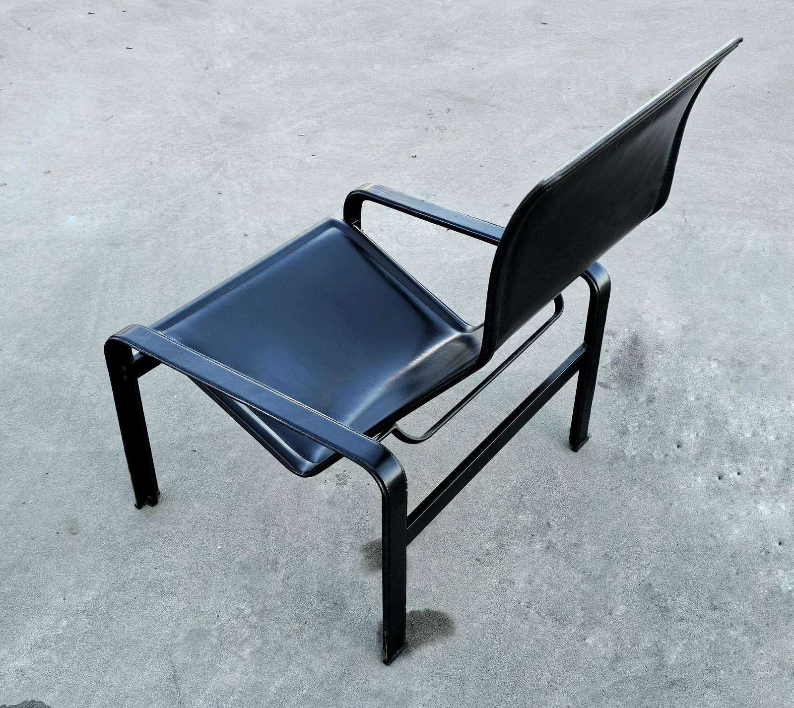 Postmodern Lounge Chair Golfo Dei Poeti In Black Leather By Jacques Toussaint And Patrizia Angeloni For Matteo Grassi / Made In Italy 1970s photo Furniture