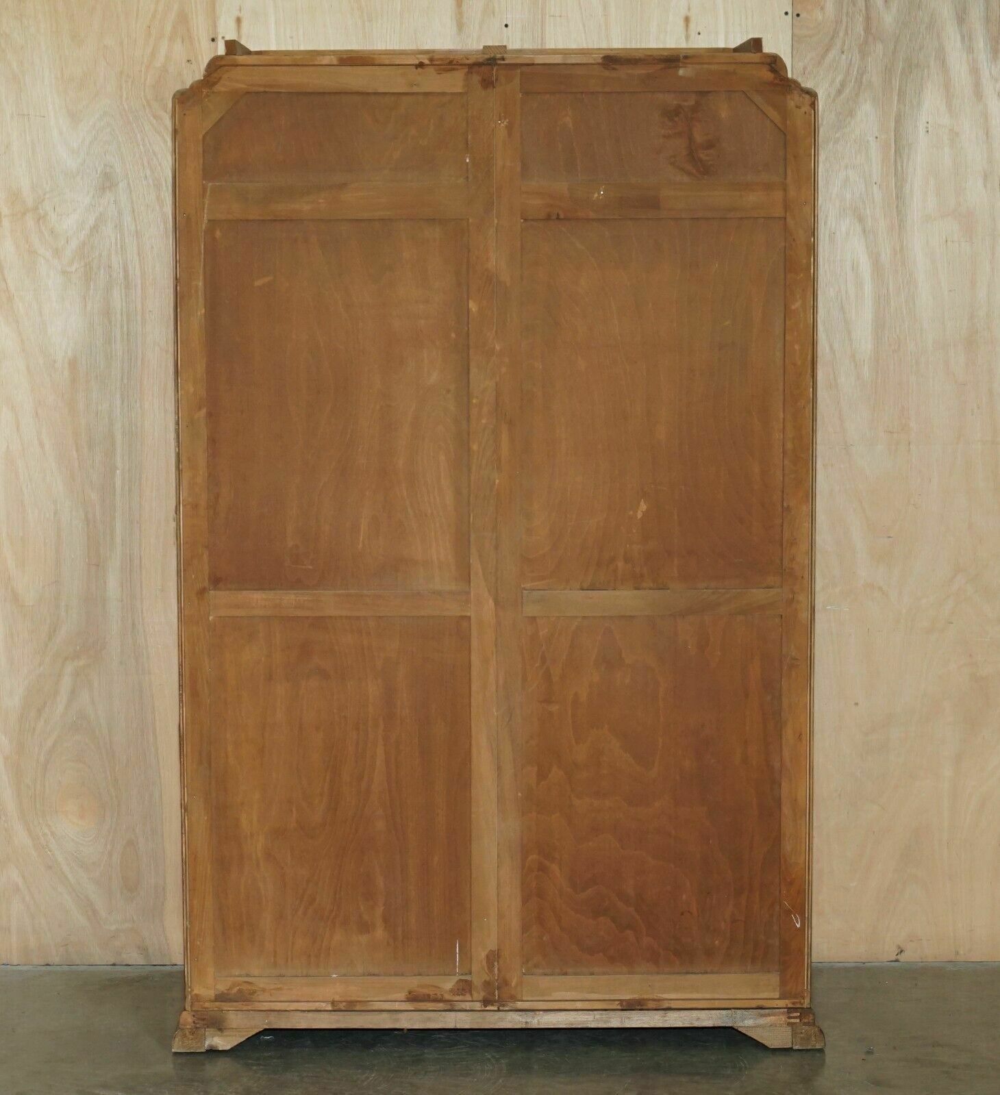 photo vinterior Large Antique Art Deco Circa 1930's Satin Walnut Double Wardrobe Part Of Suite