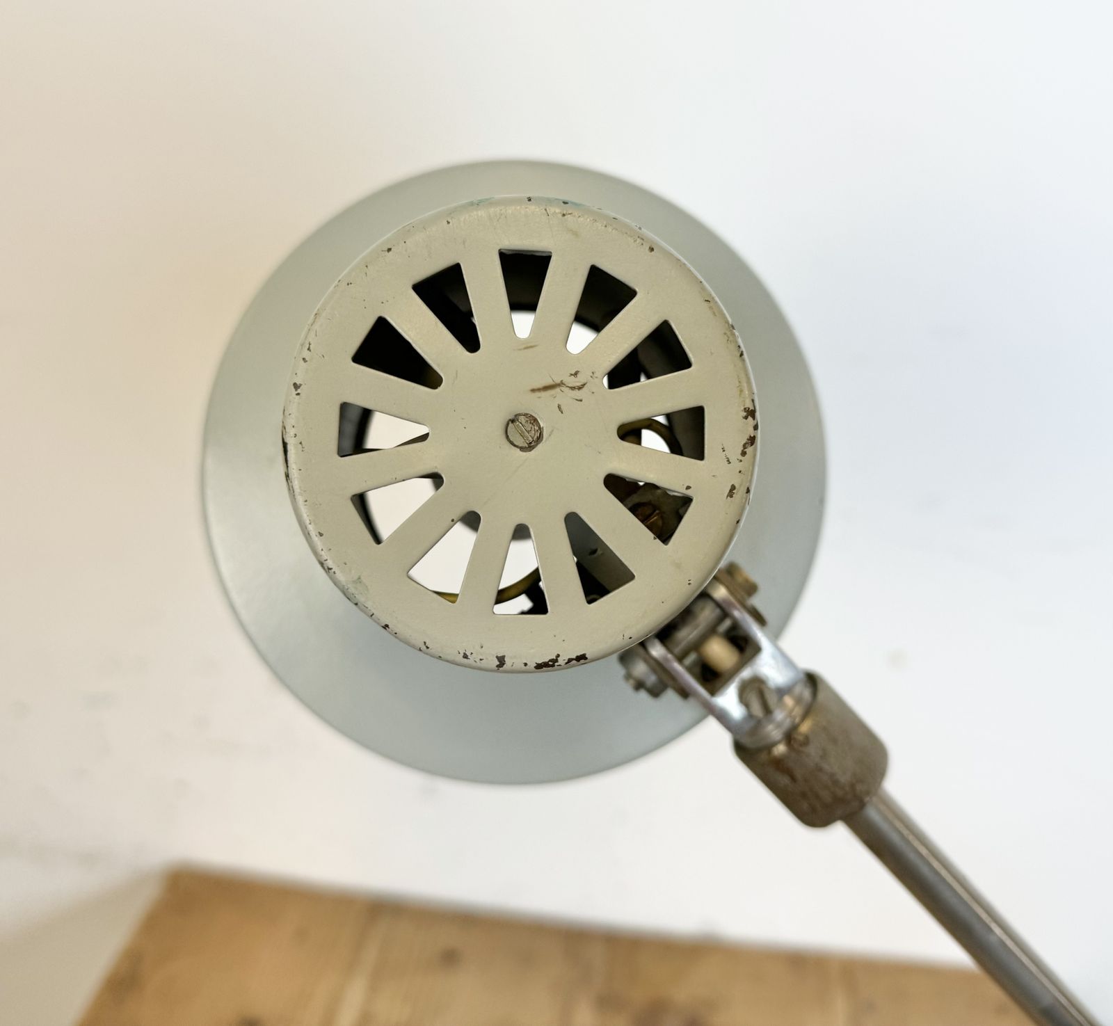 Grey Industrial Factory Office Desk Lamp From Elektrosvit, 1970s photo vintage