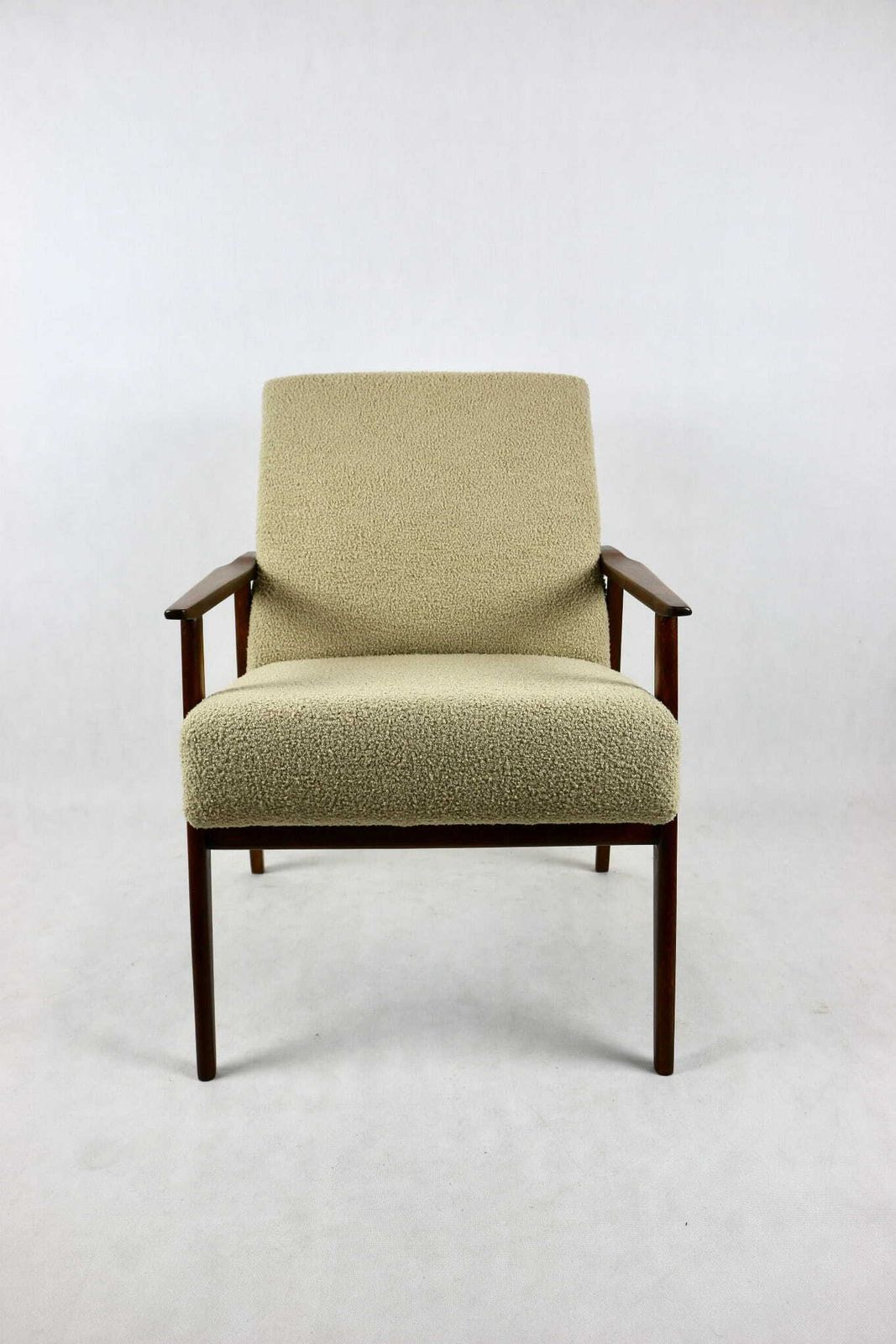 śnieżnik Armchair 1970s Beige Boucle Like The Lis Armchair photo furniture