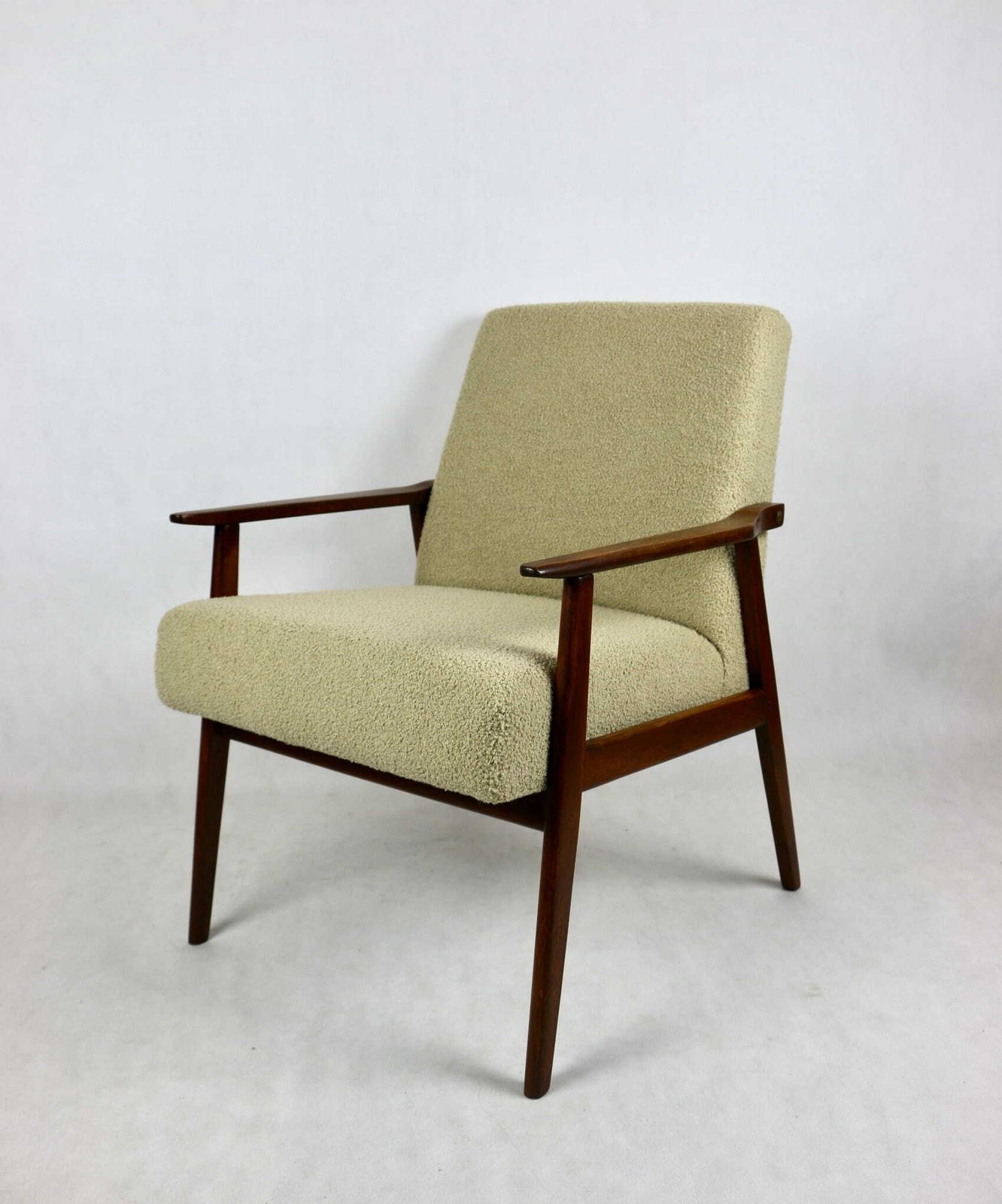 388.0 śnieżnik Armchair 1970s Beige Boucle Like The Lis Armchair photo