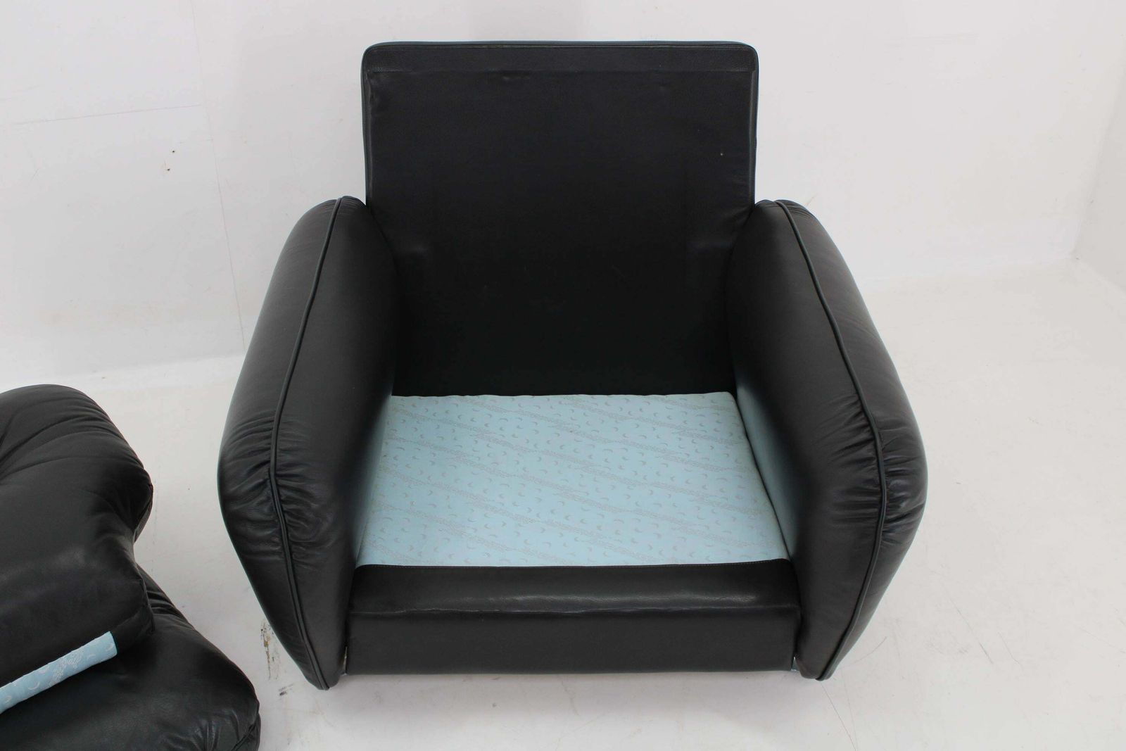 1308.0 1970s Armchair In Black Leather, Italy photo