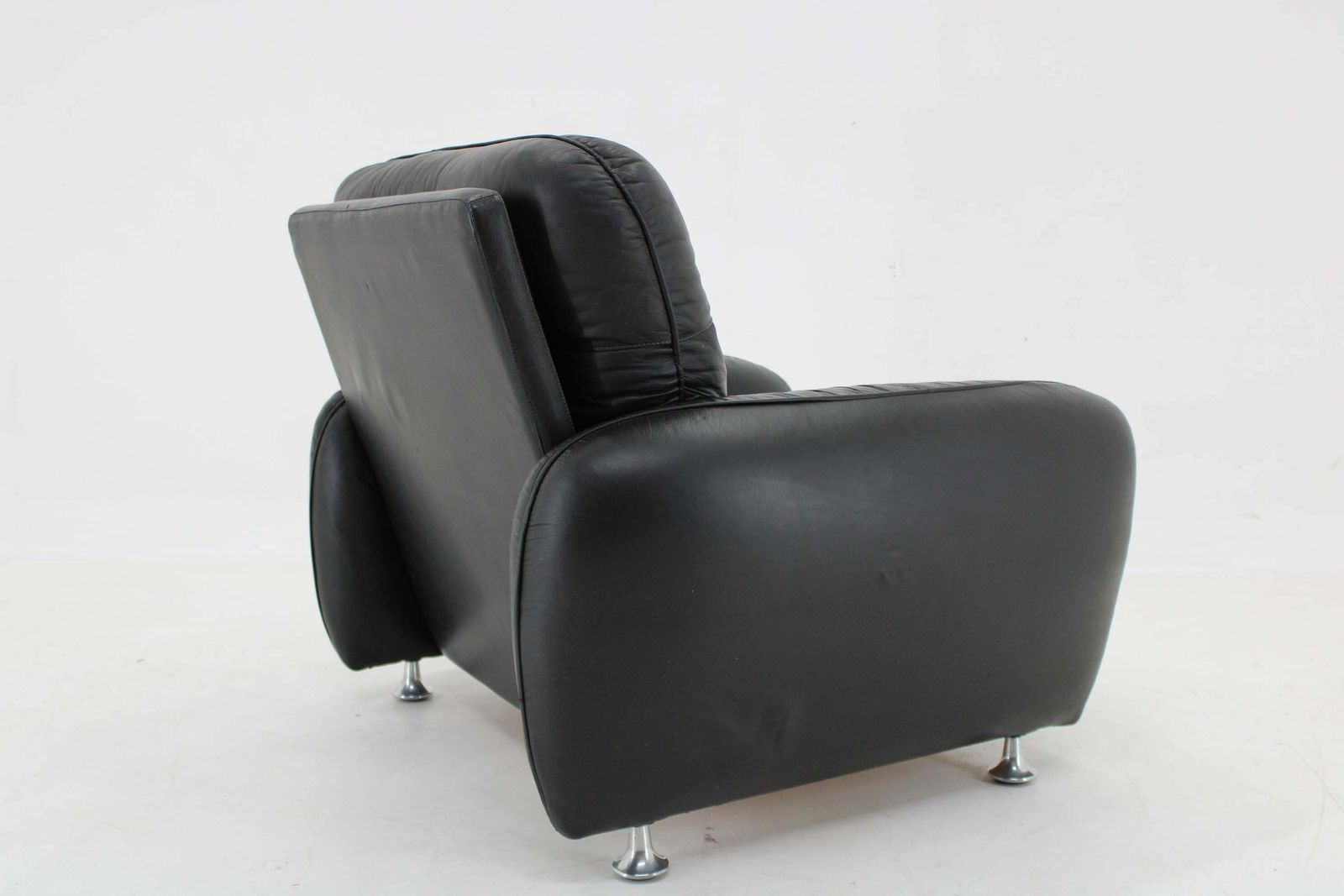 1970s Italian Armchair In Black Leather photo vintage