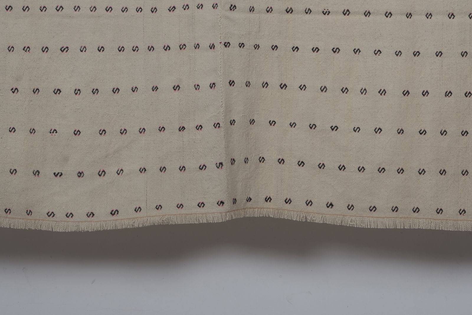 photo furniture Hand Woven Turkish Kilim Area Rug 5'10'' X 7'12''