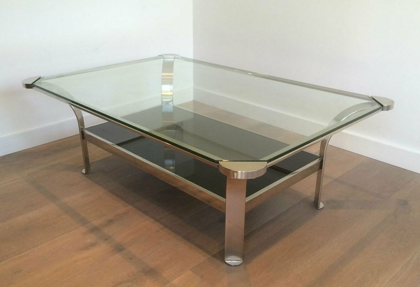 Important Designer Coffee Table In Chrome And Glass Trays