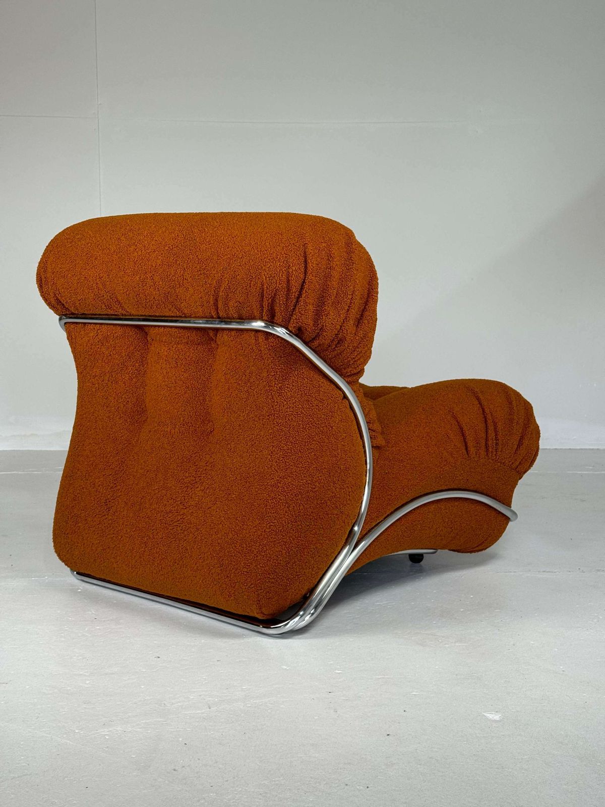 ” Corolla” Italian Mid Century Lounge Chair By I.P.E In Bouclé photo vinterior
