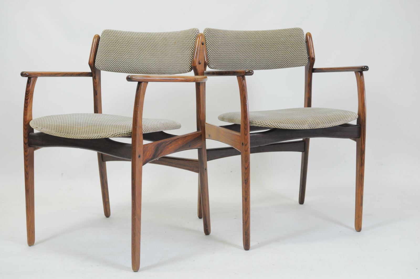 photo furniture 1960s Set Of Four Erik Buch Model 50 Armchairs In Rosewood Reupholstered With Fabric Of Choice