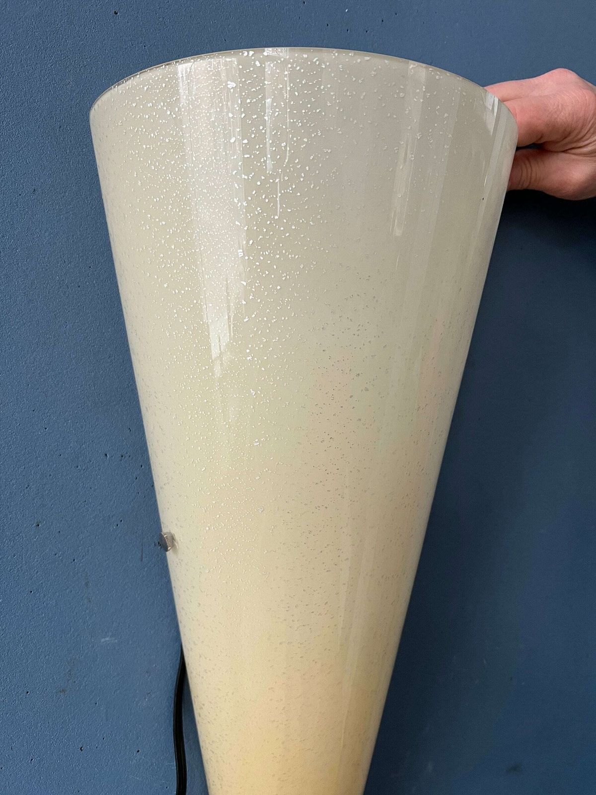 Bijzondere Handgemaakte Glazen Wandlamp Met Gouden Elementen photo vintage