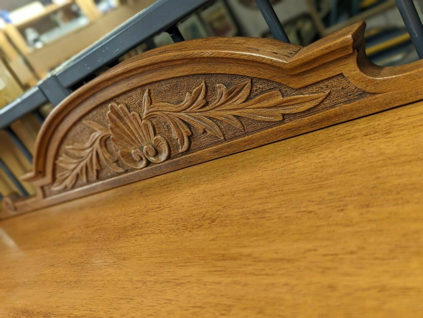 Victorian Mahogany Reverse Breakfront Sideboard photo vinterior