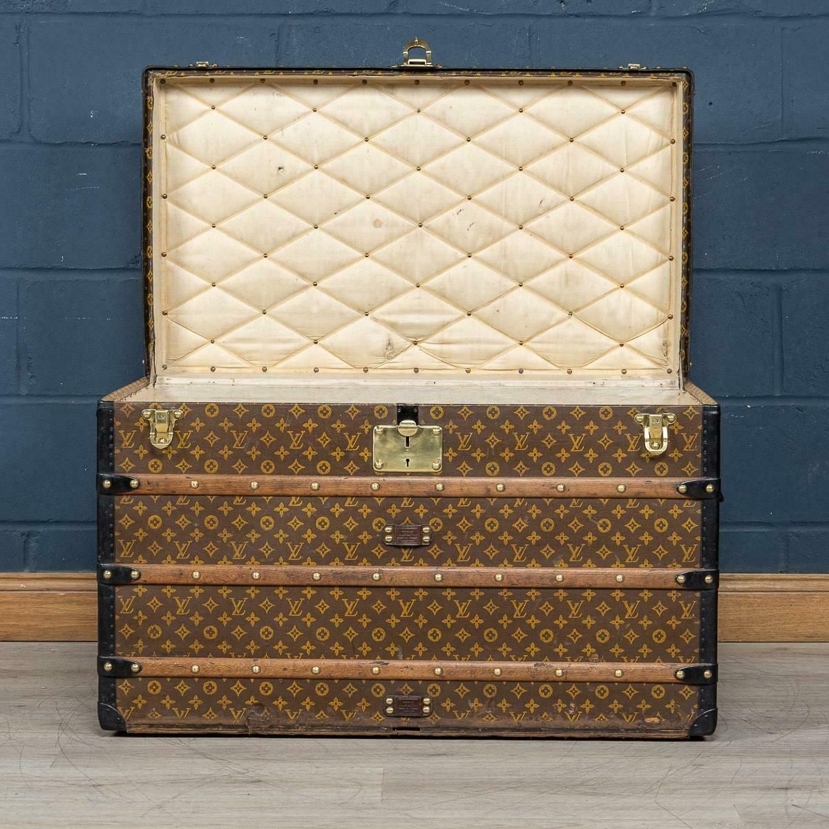 20th Century Louis Vuitton Courier Trunk In Monogram Canvas, France C.1910 photo vintage