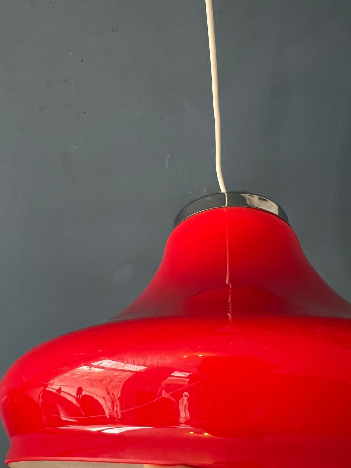 Rode Space Age Hanglamp Van Plexiglas Met Chromen Afdekking photo vintage