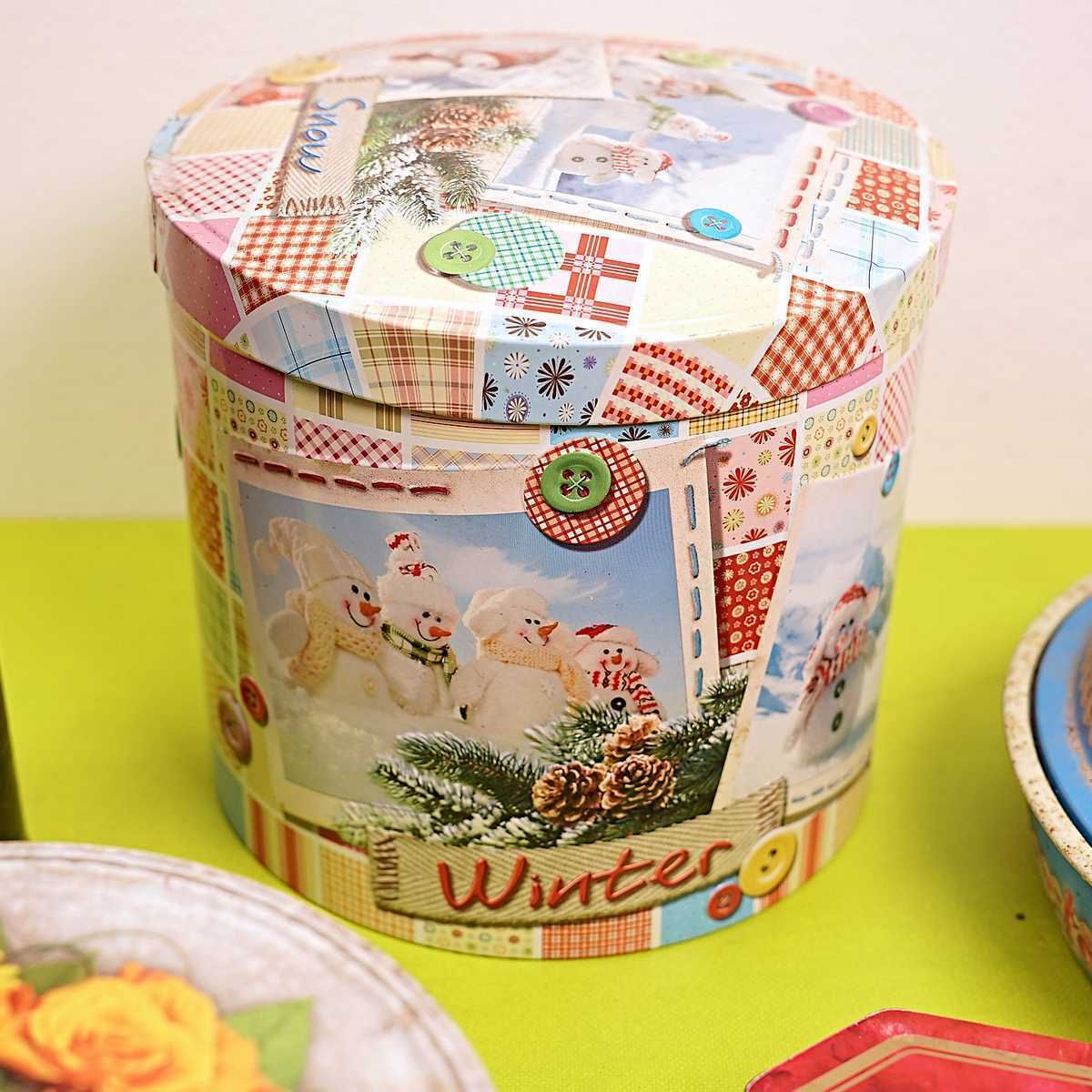 Lot Of 8 Vintage Tin Boxes photo vintage