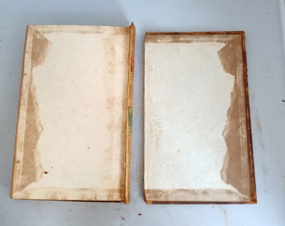 8 Leather Bound Volumes Of The Spectator  1797 photo vinterior