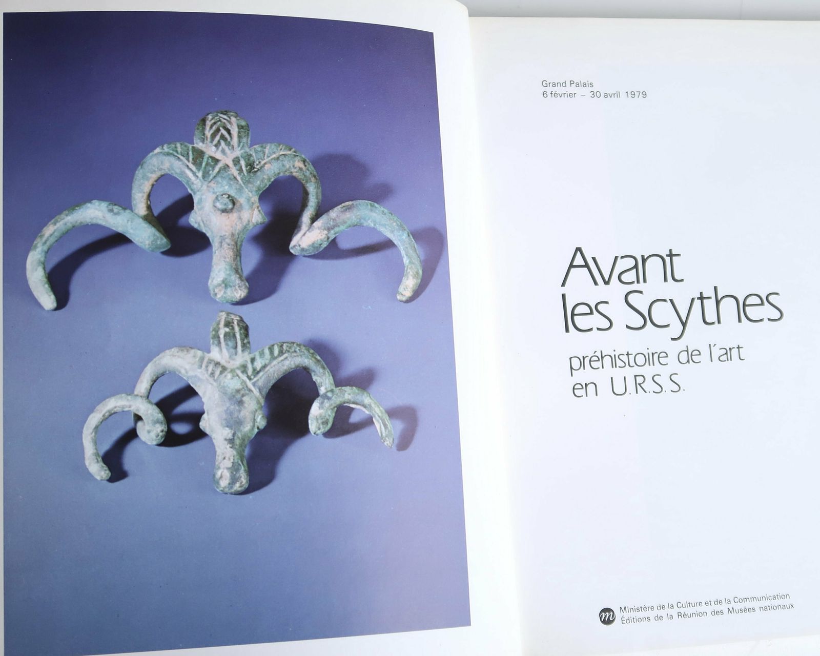 Book : Avant Les Scythes, Préhistoire De L'art En Urss, Grand Palais 1979 photo furniture