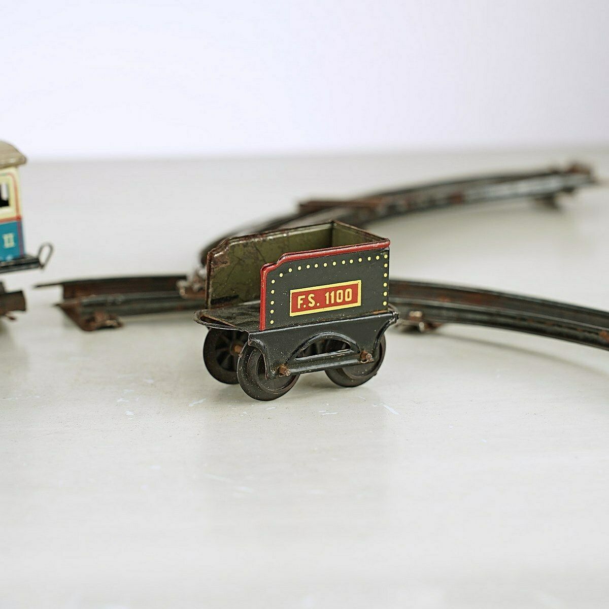 Ingap Train With Ring Rails photo for sale