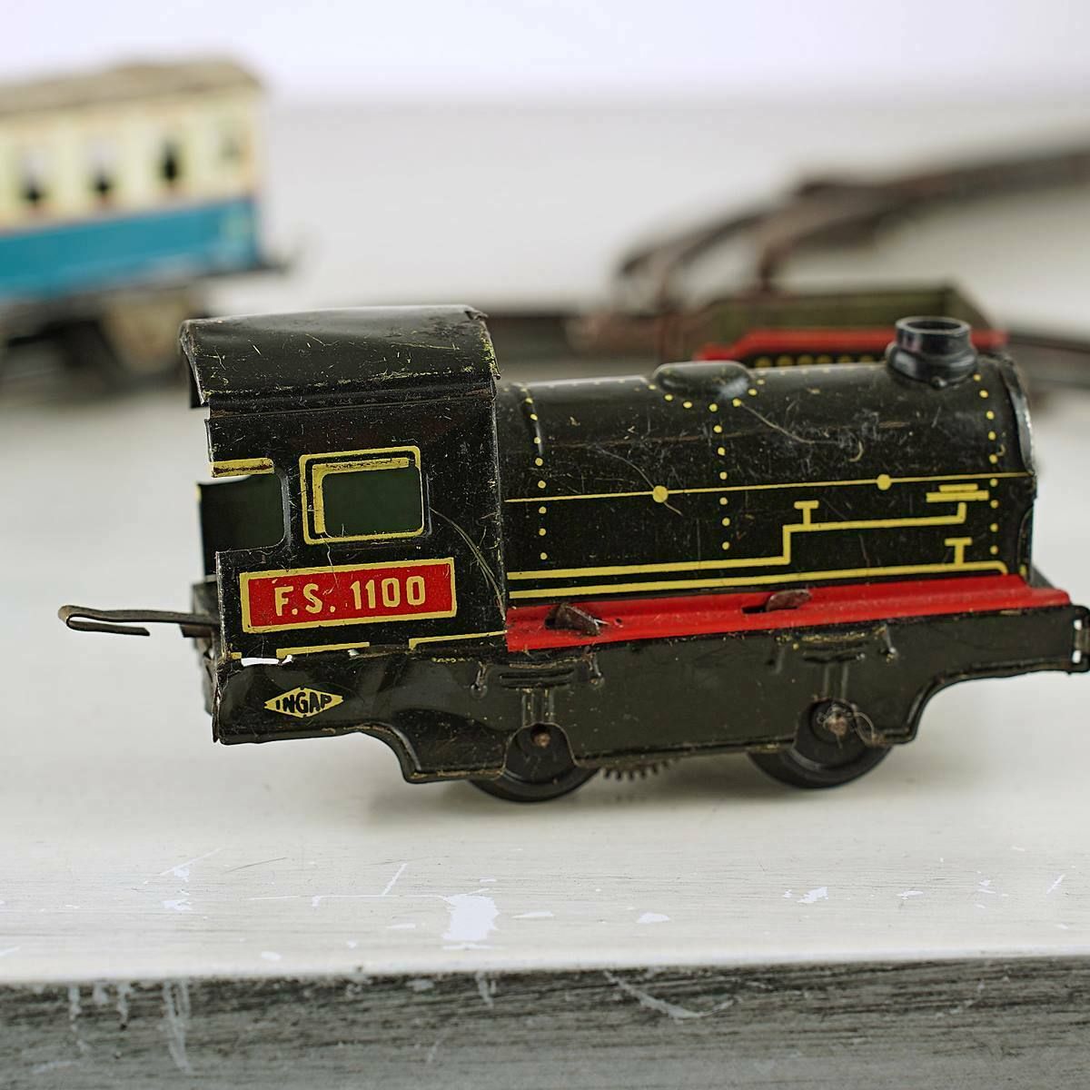 Ingap Train With Ring Rails photo Home Decor