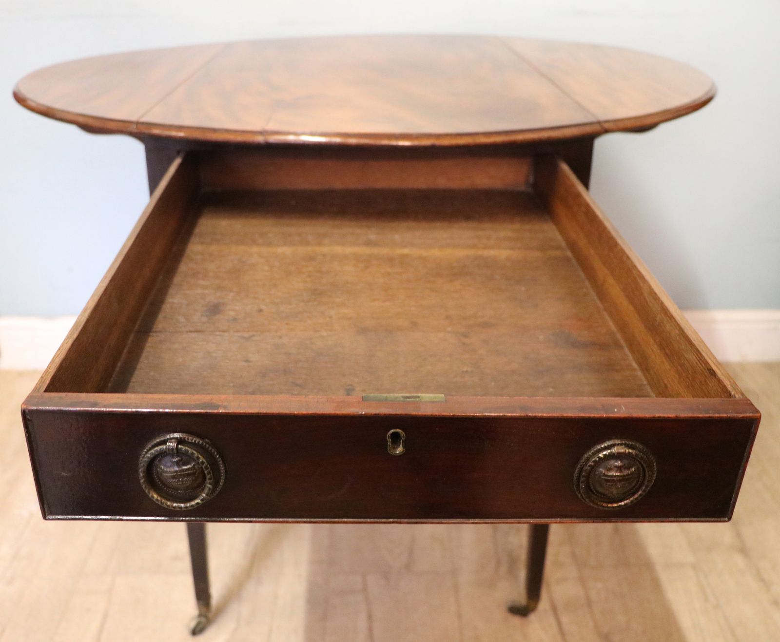 photo buy A Lovely Late Georgian Mahogany Pembroke .