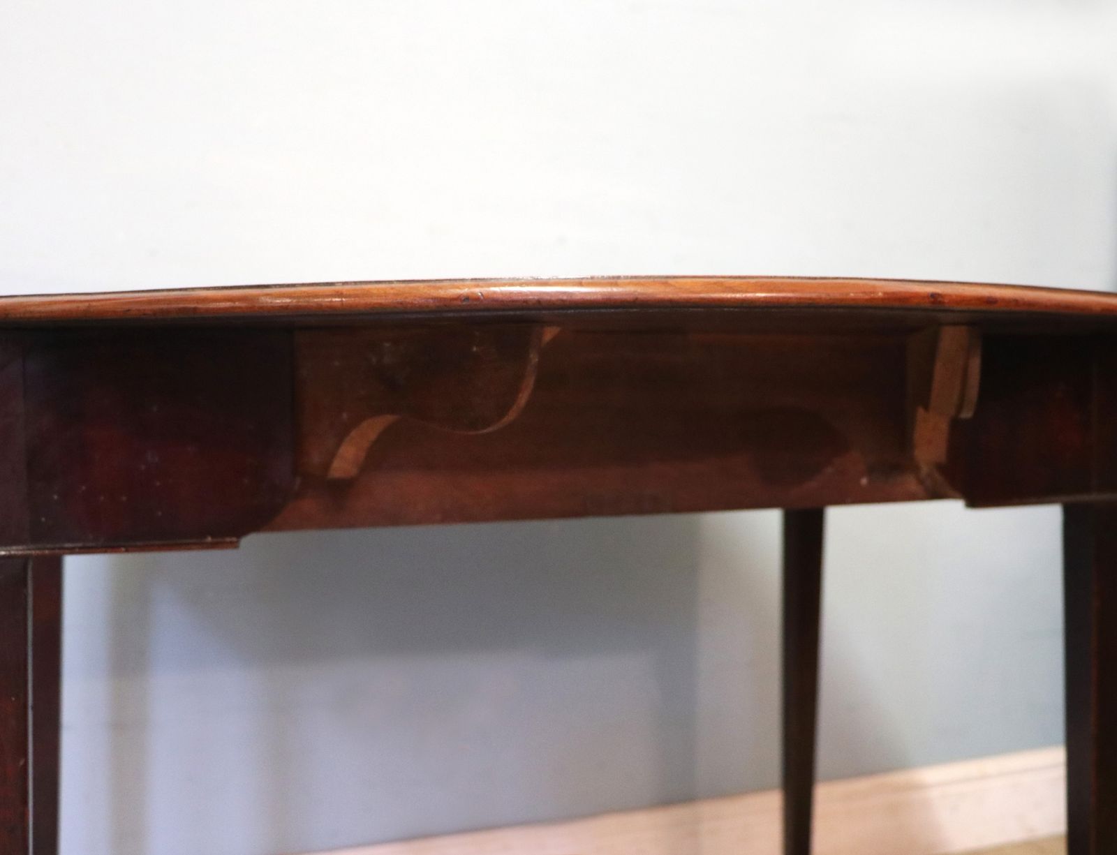 photo vintage A Lovely Late Georgian Mahogany Pembroke .