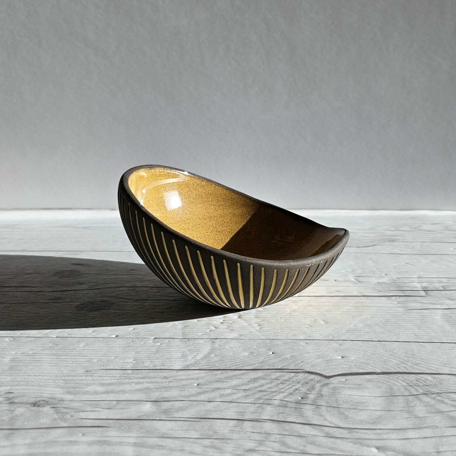 Hjordis Oldfors For Upsala Ekeby, 1954 'Kokos' (Coconut) Series, Modernist Sculptural Sgraffito Dish photo furniture