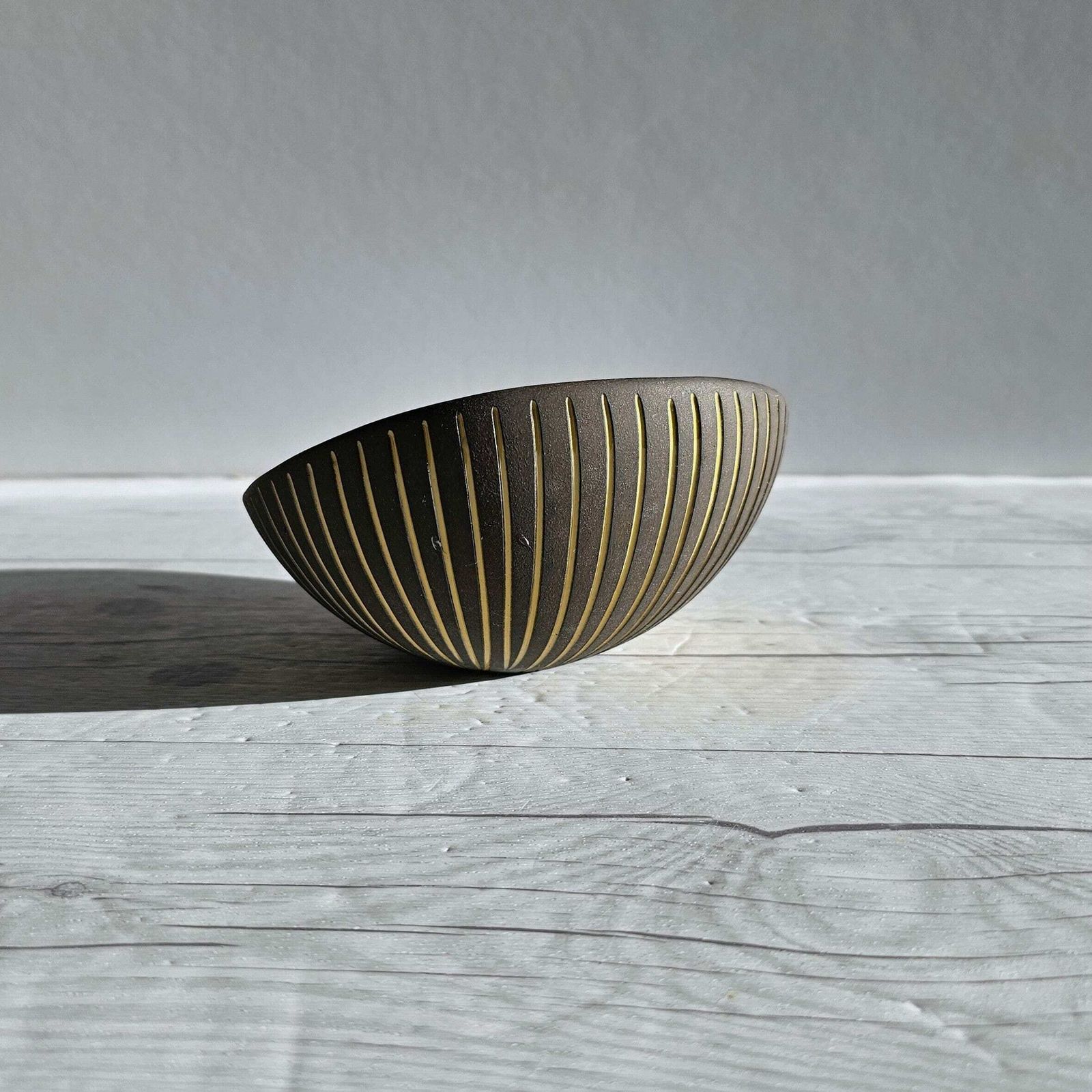 Hjordis Oldfors For Upsala Ekeby, 1954 'Kokos' (Coconut) Series, Modernist Sculptural Sgraffito Dish photo 165.0