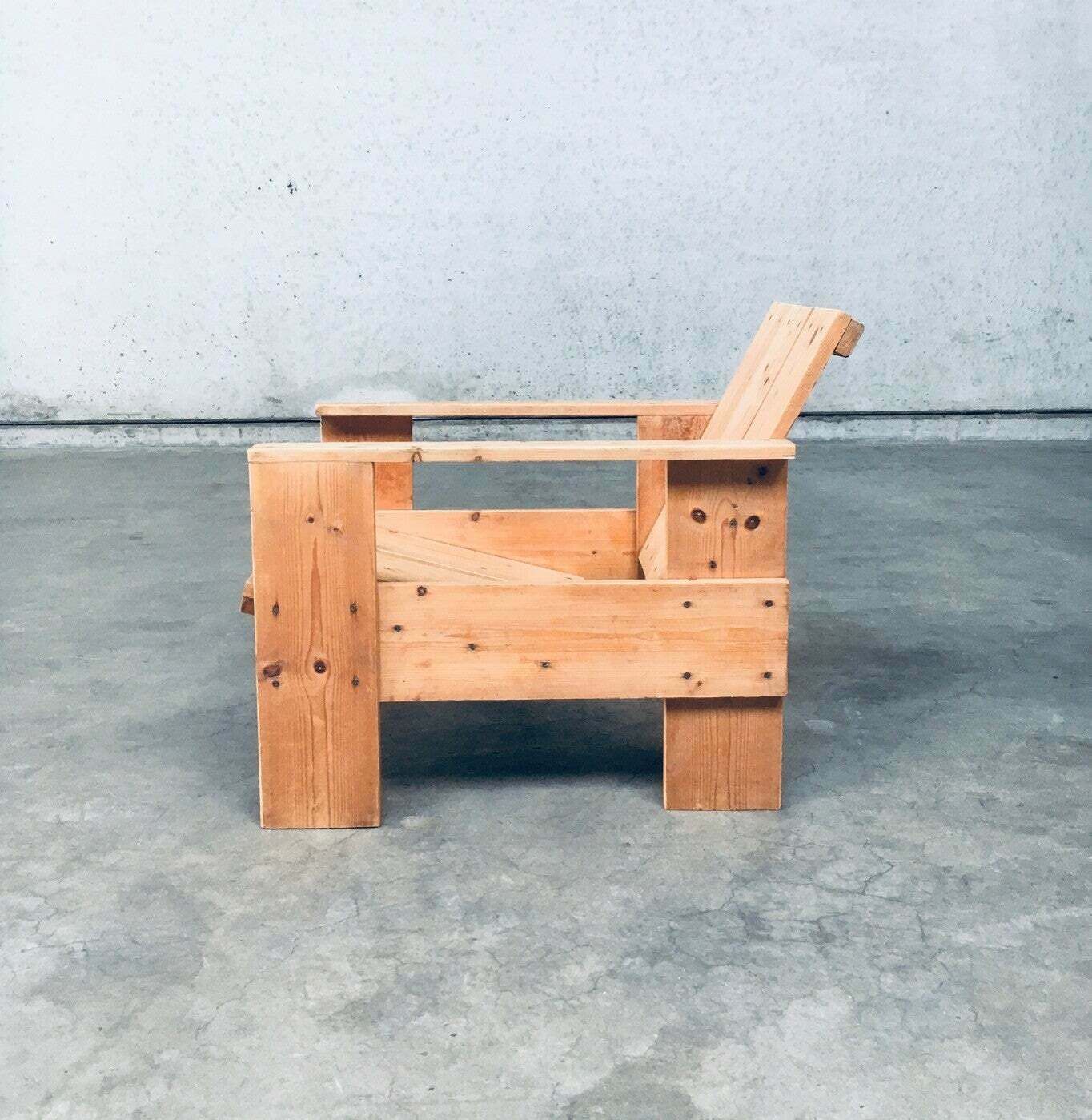 photo vintage De Stijl Movement Dutch Design Pine Crate Chair By Gerrit Rietveld