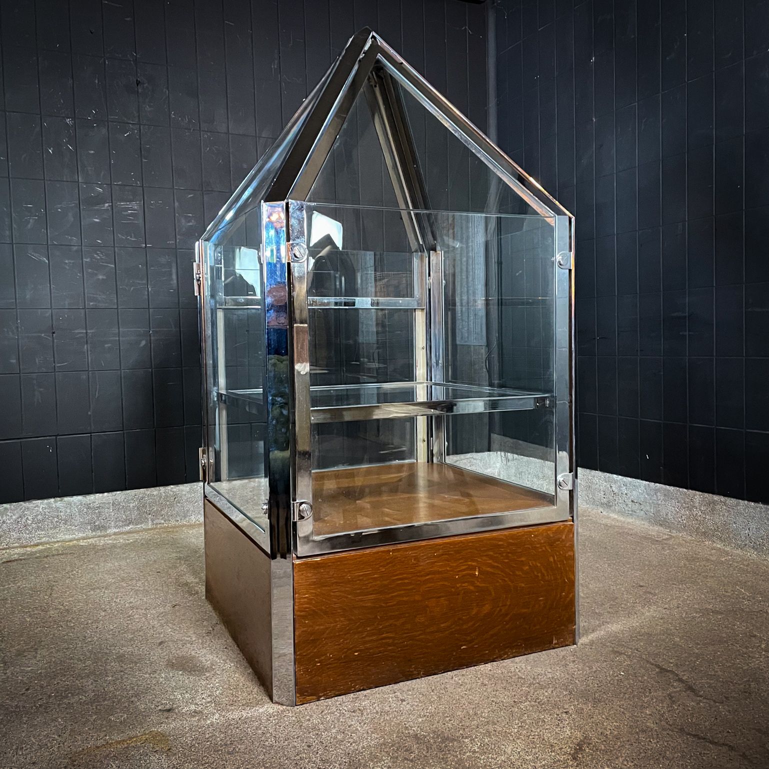 Vintage Obelisk Display Cabinet From The Bijenkorf