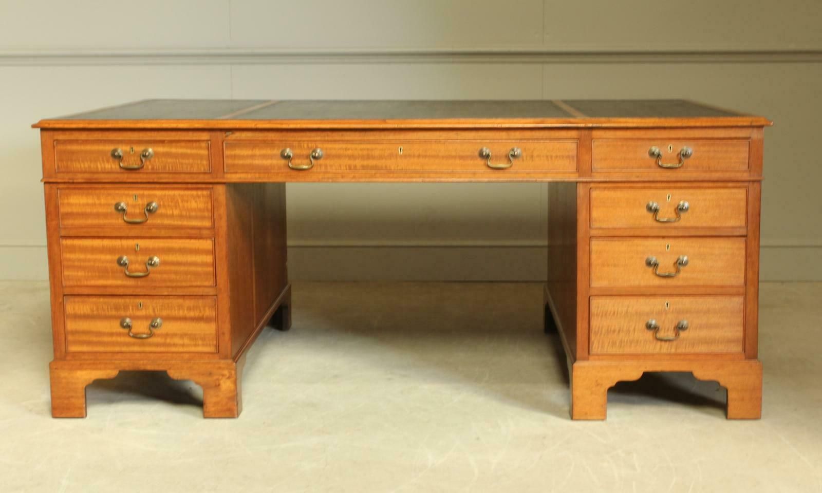 Early 20th Century Large Mahogany Partners Desk