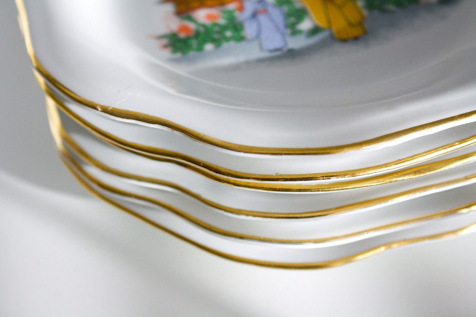 Vintage Set Of Large Serving Plate With 6 Small Dessert Appetiser Plates / Vintage Set Of 6 Dessert Saucers / Cheese Plate Set photo vinterior
