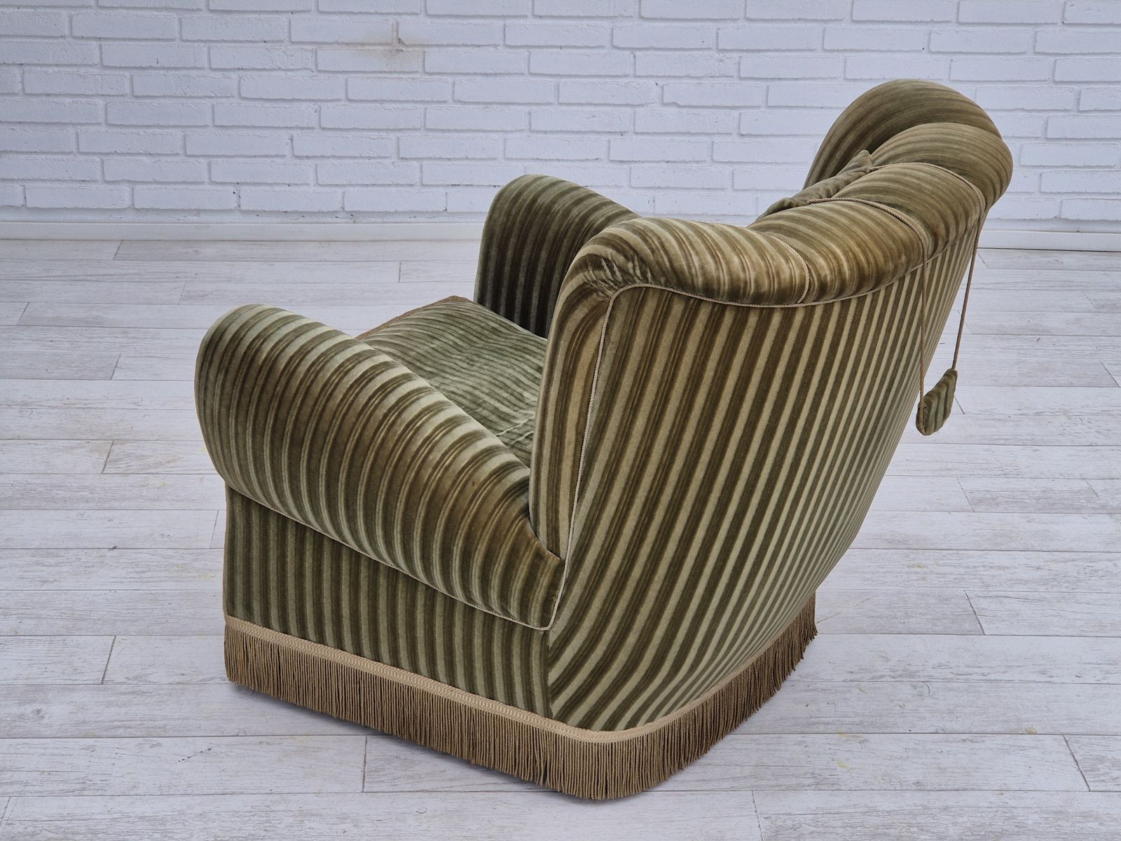 photo furniture 1960s, Danish Relax Armchair, Original Condition, Green Furniture Velour.