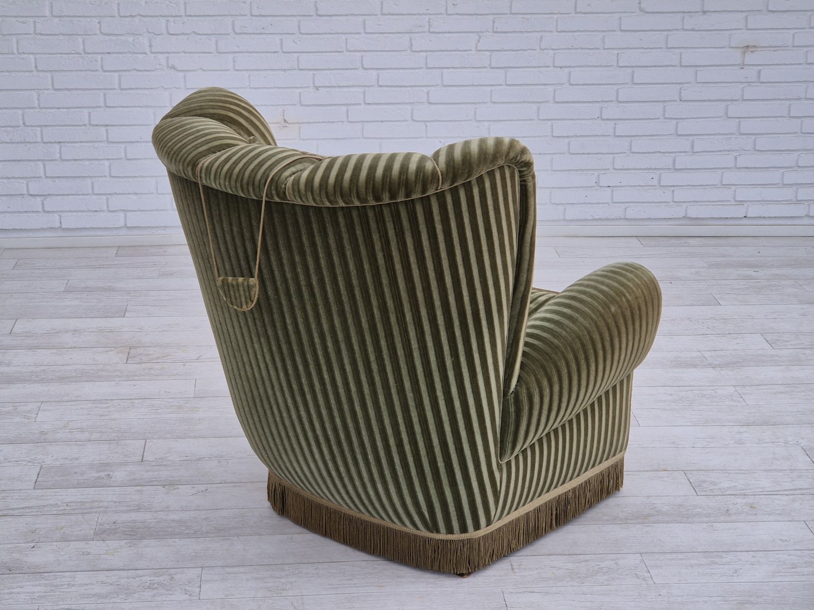 Meubels Ca. Jaren 1960, Deense Fauteuil Met Hoge Rug, Goede Staat, Groen Meubelvelours. photo