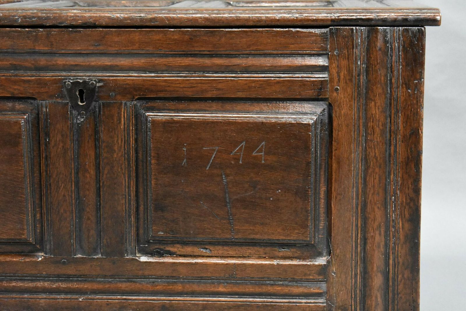 17th Century Oak Marriage Chest photo vinterior