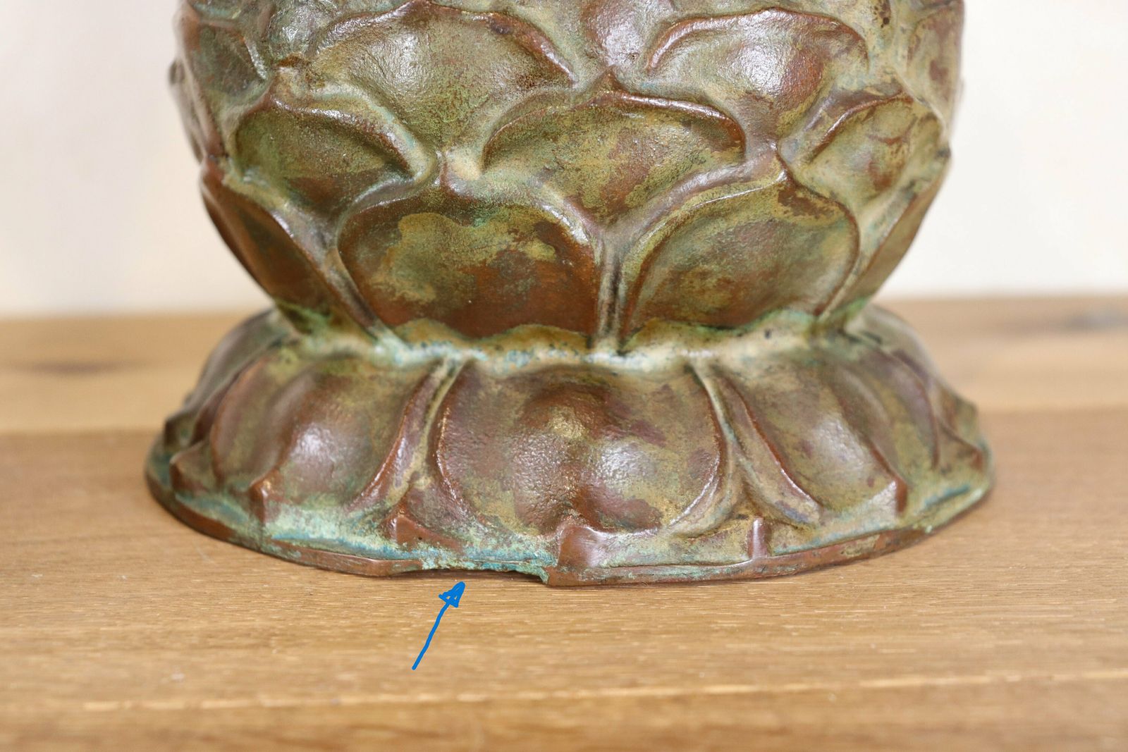 photo furniture Bronzen Guanyin Lamp Met Lotusvormige Kap, Jaren 1970 – Hollywood Regency (St.169)