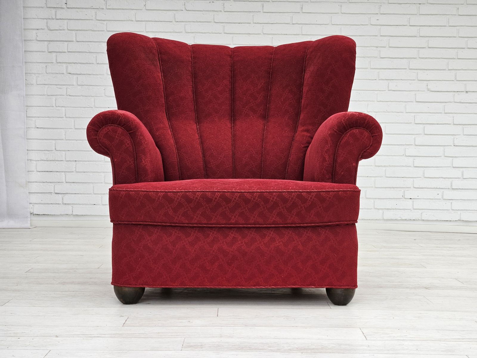 Jaren 1960, Deense Relaxfauteuil, Goede Staat, Rood Katoen/Wol, Eikenhout. photo buy
