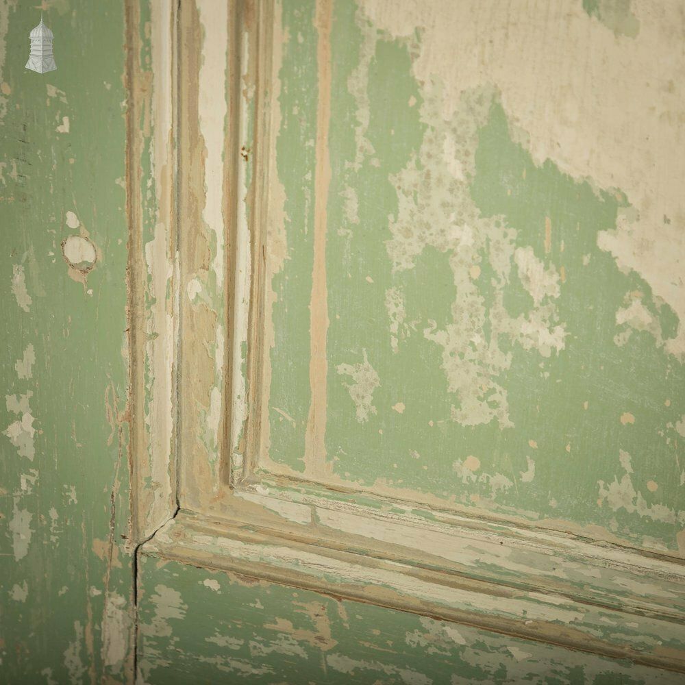 photo vintage Pine Paneled Door, 6 Moulded Panel White Painted
