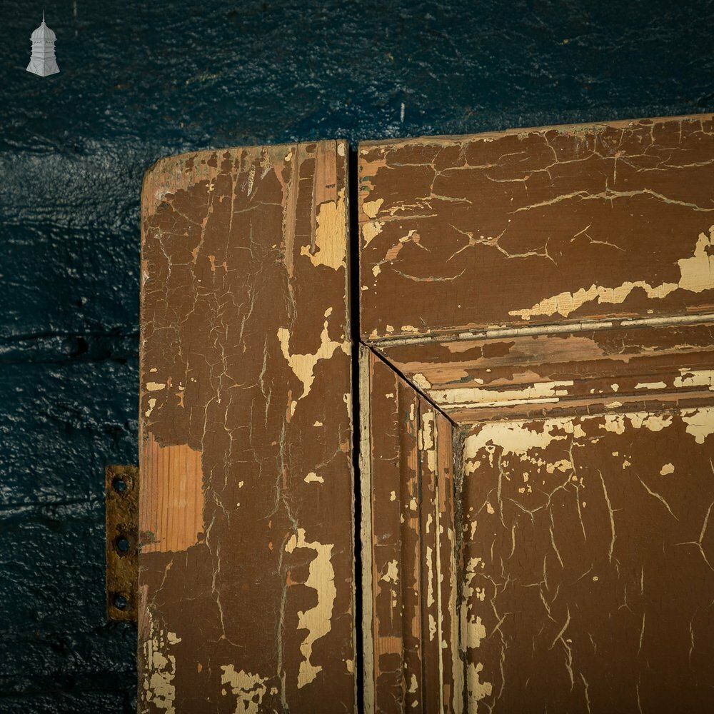 Pine Paneled Door, 4 Moulded Panel Distressed Paint photo 330.0