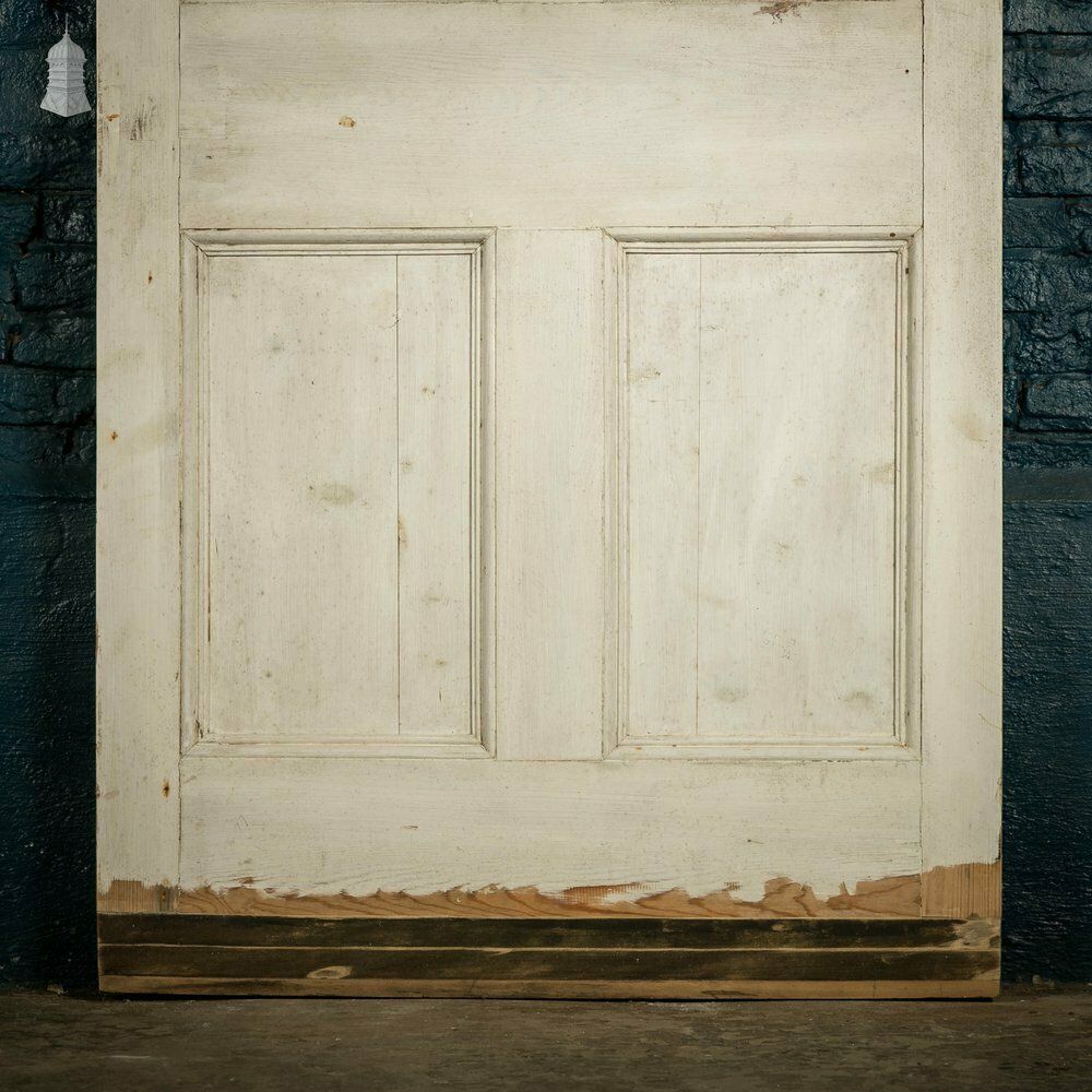 photo vinterior Pine Paneled Door, 6 Moulded Panel White Painted 20th C