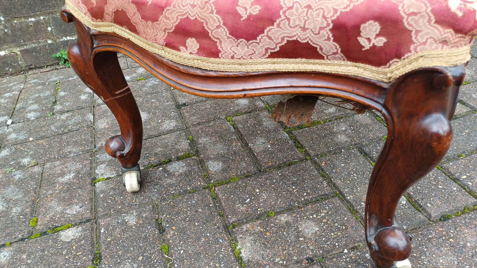 Exquisite Mahogany Upholstered Occasional Chair Superb Carved Features photo vinterior
